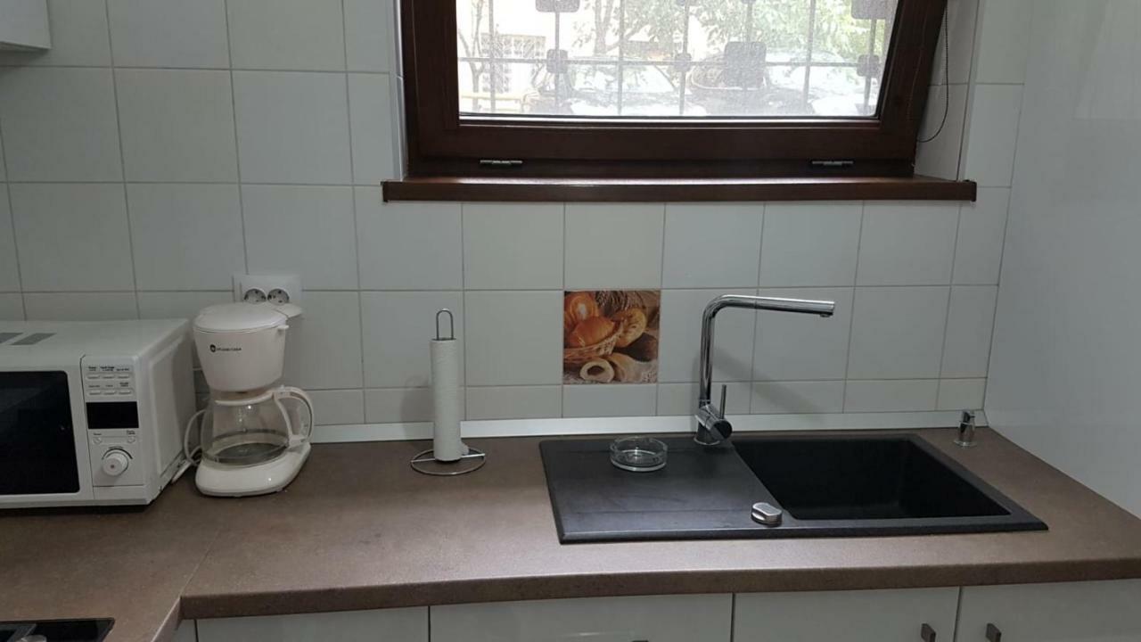 Tina Apartament 2 Κραϊόβα Εξωτερικό φωτογραφία