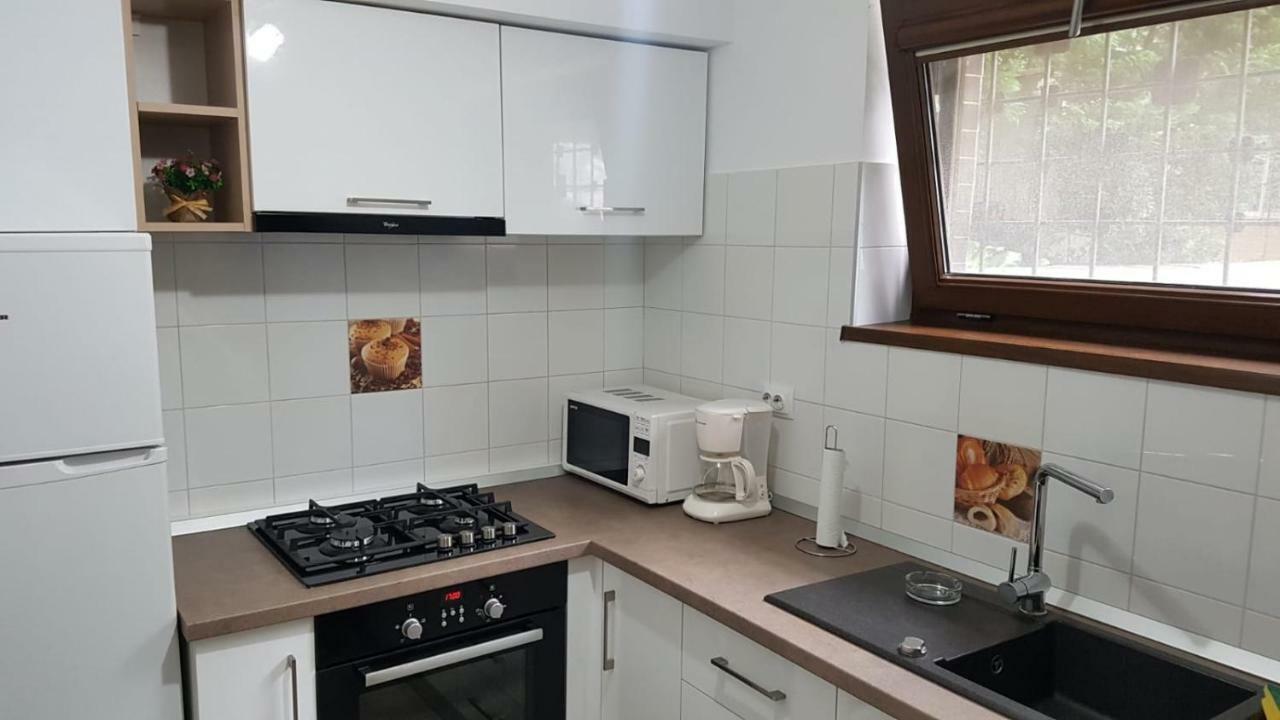 Tina Apartament 2 Κραϊόβα Εξωτερικό φωτογραφία
